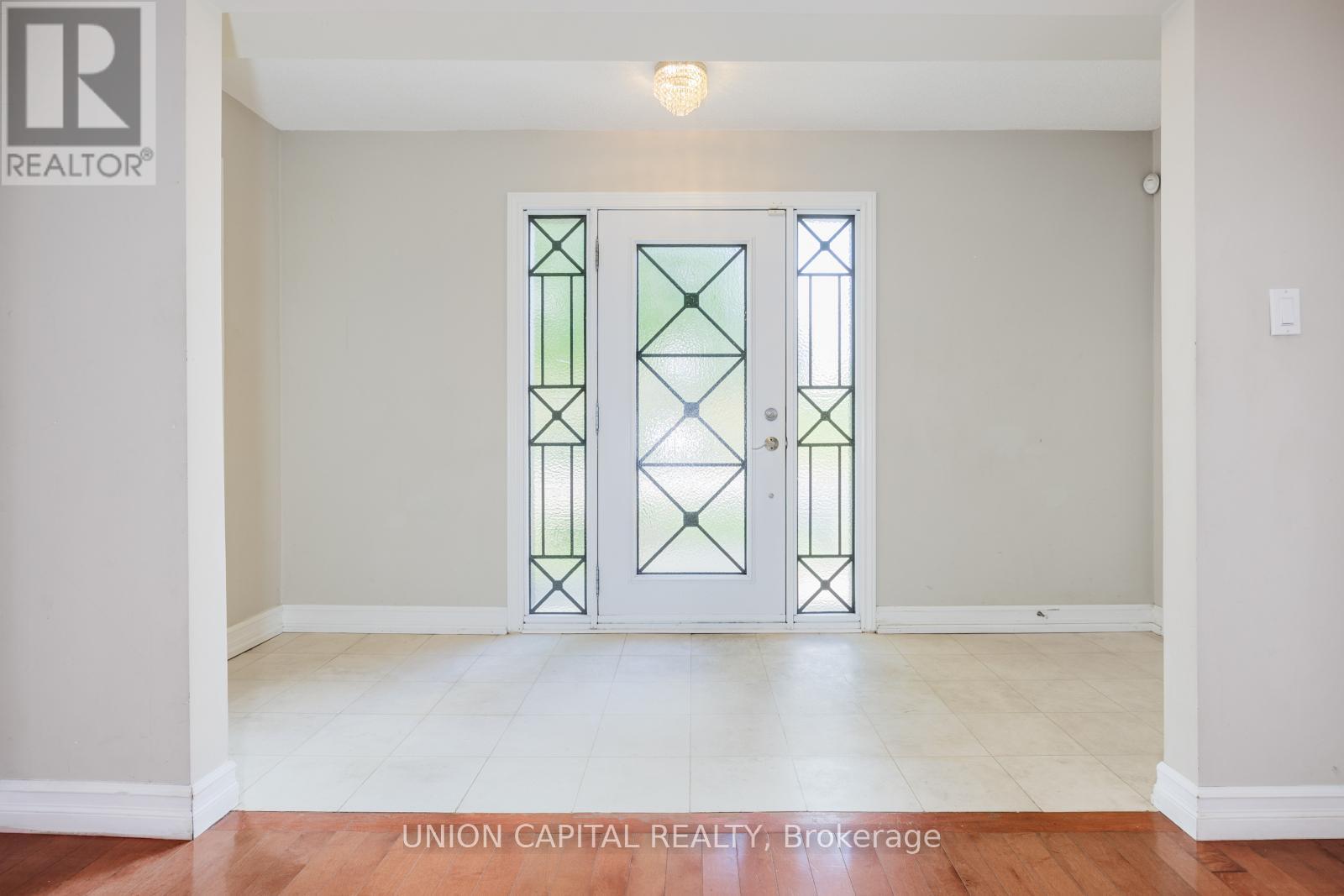 82 Old Yonge Street, Aurora, Ontario L4G 6C7 - Photo 9 - N12478210