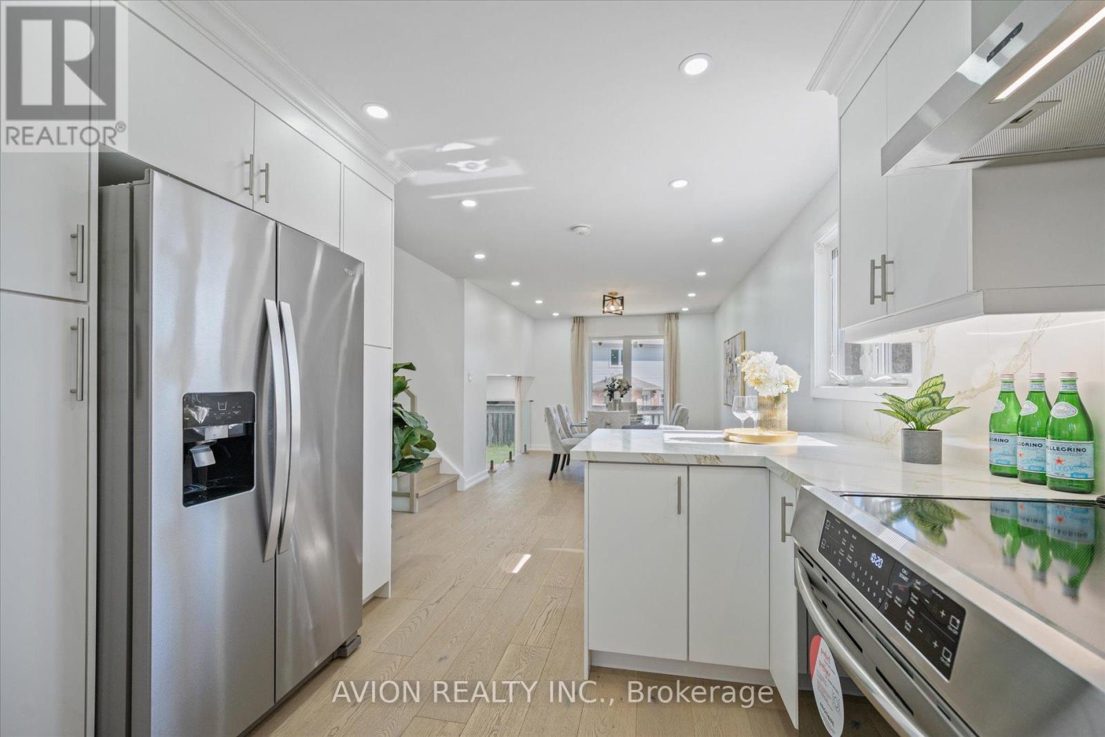 1397 Highgate Court, Oakville, Ontario  L6H 2V4 - Photo 10 - W12510698