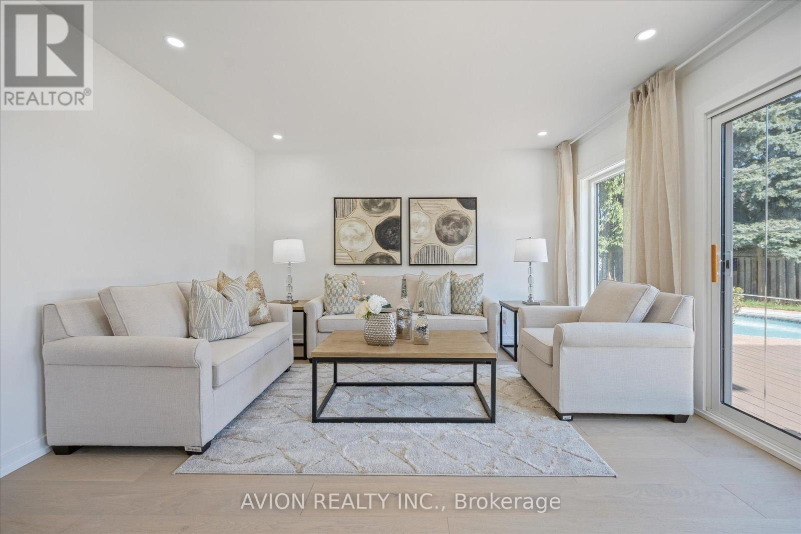 1397 Highgate Court, Oakville, Ontario  L6H 2V4 - Photo 5 - W12510698