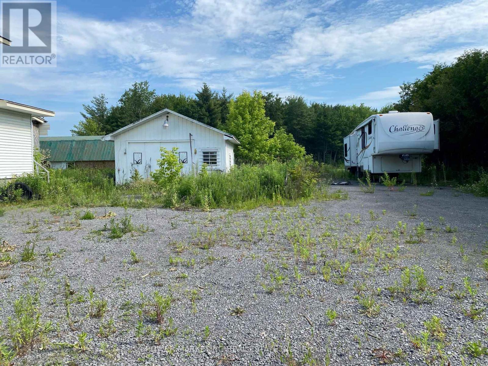 4075 Navan Road, Ottawa, Ontario K4B 1H9 - Photo 3 - X12558782