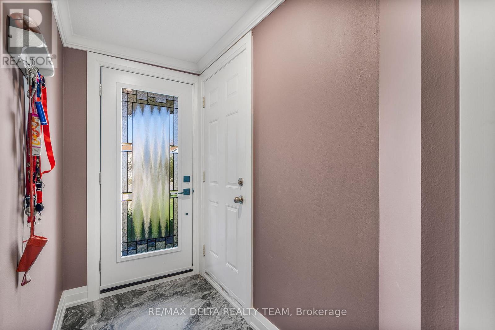 18 Longshire Circle, Ottawa, Ontario  K2J 4K7 - Photo 3 - X12558820