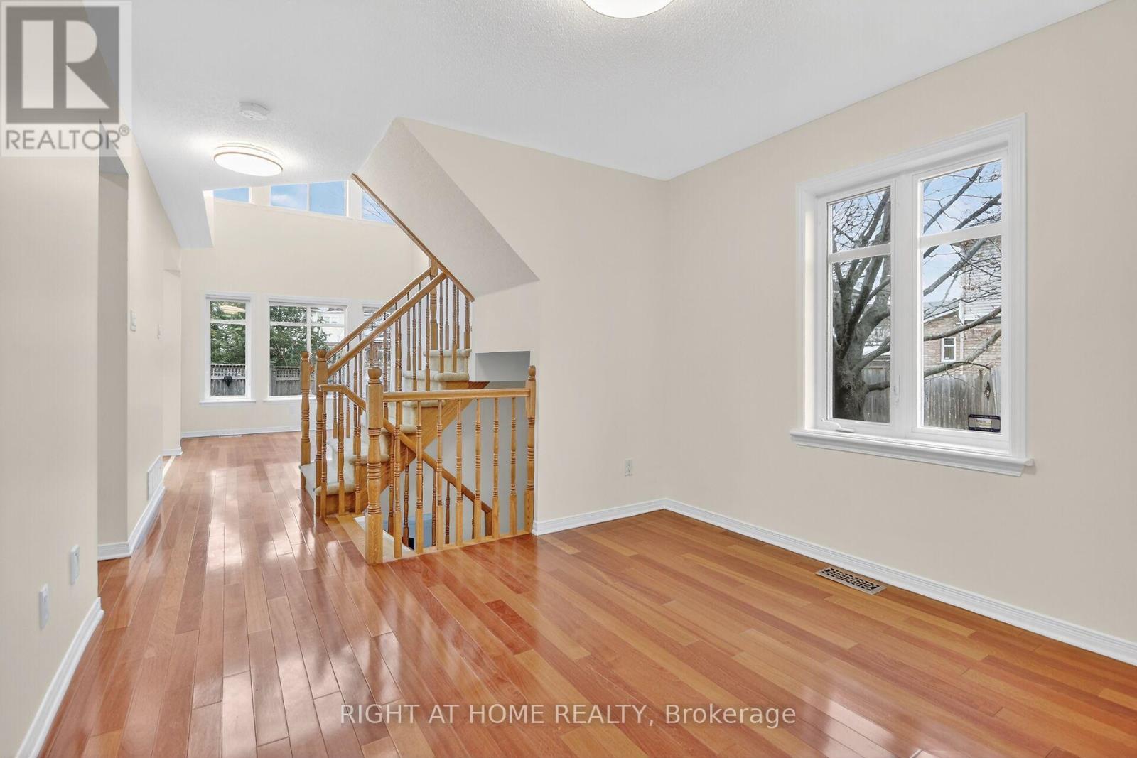 302 Goldridge Drive, Ottawa, Ontario  K2T 1L1 - Photo 11 - X12558828