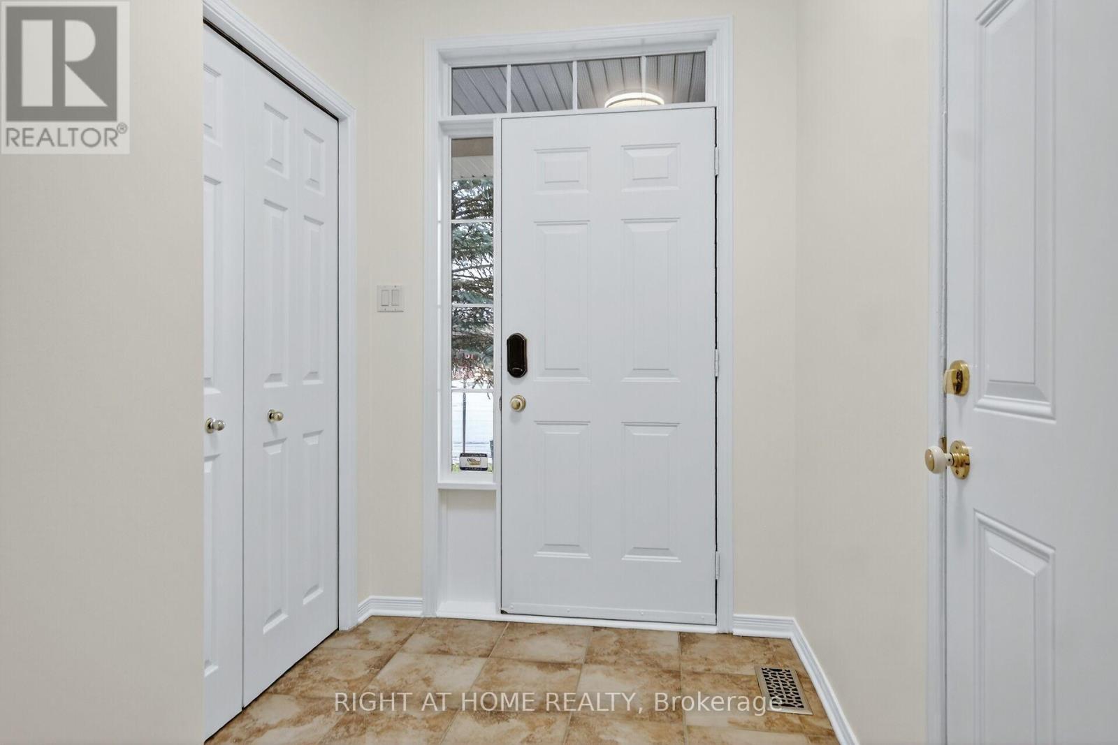 302 Goldridge Drive, Ottawa, Ontario  K2T 1L1 - Photo 12 - X12558828