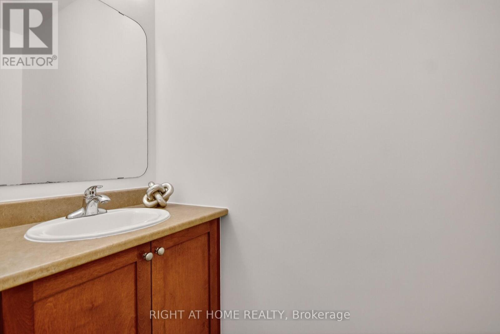 302 Goldridge Drive, Ottawa, Ontario  K2T 1L1 - Photo 13 - X12558828