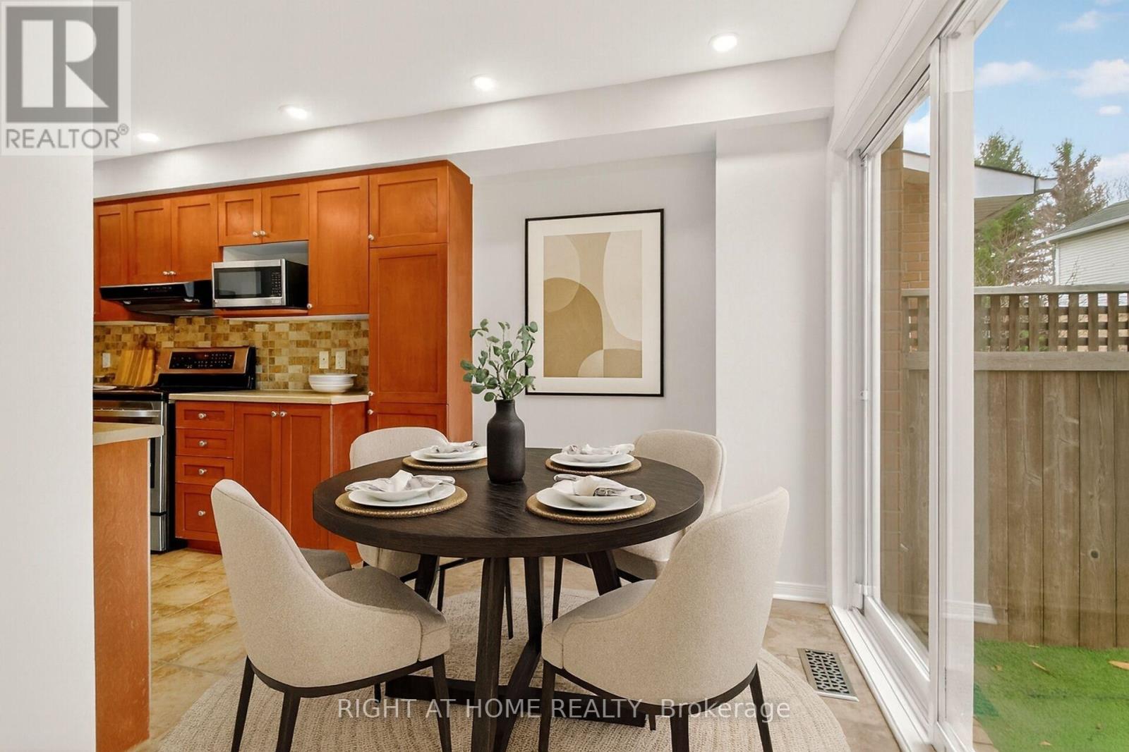 302 Goldridge Drive, Ottawa, Ontario  K2T 1L1 - Photo 8 - X12558828