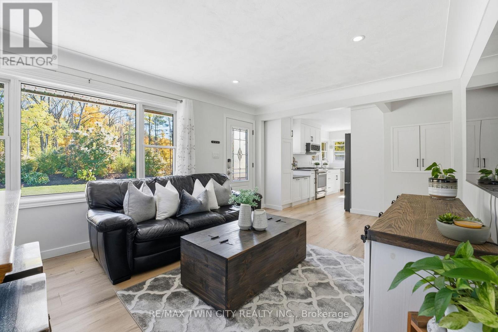 1822 Spragues Road, North Dumfries, Ontario  N1R 5S5 - Photo 7 - X12469236