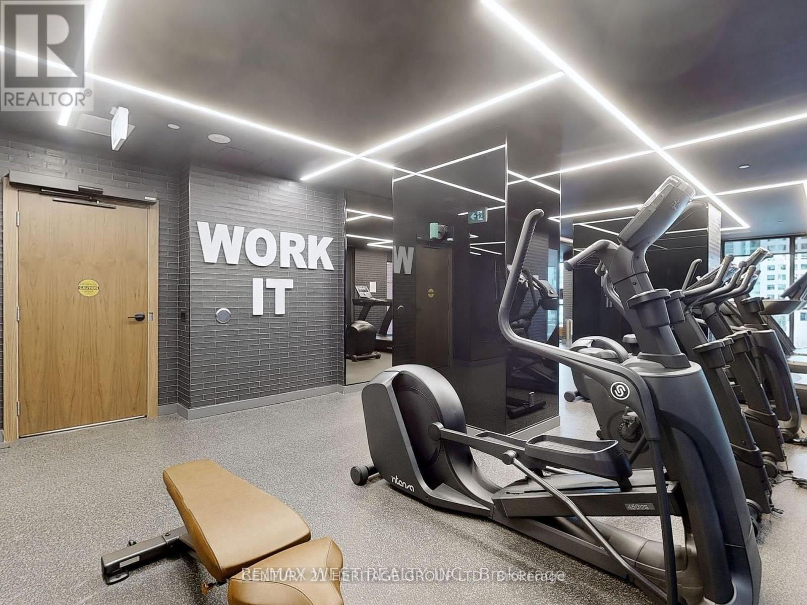 1306 - 327 King Street W, Toronto, Ontario  M5V 0W7 - Photo 6 - C12558542