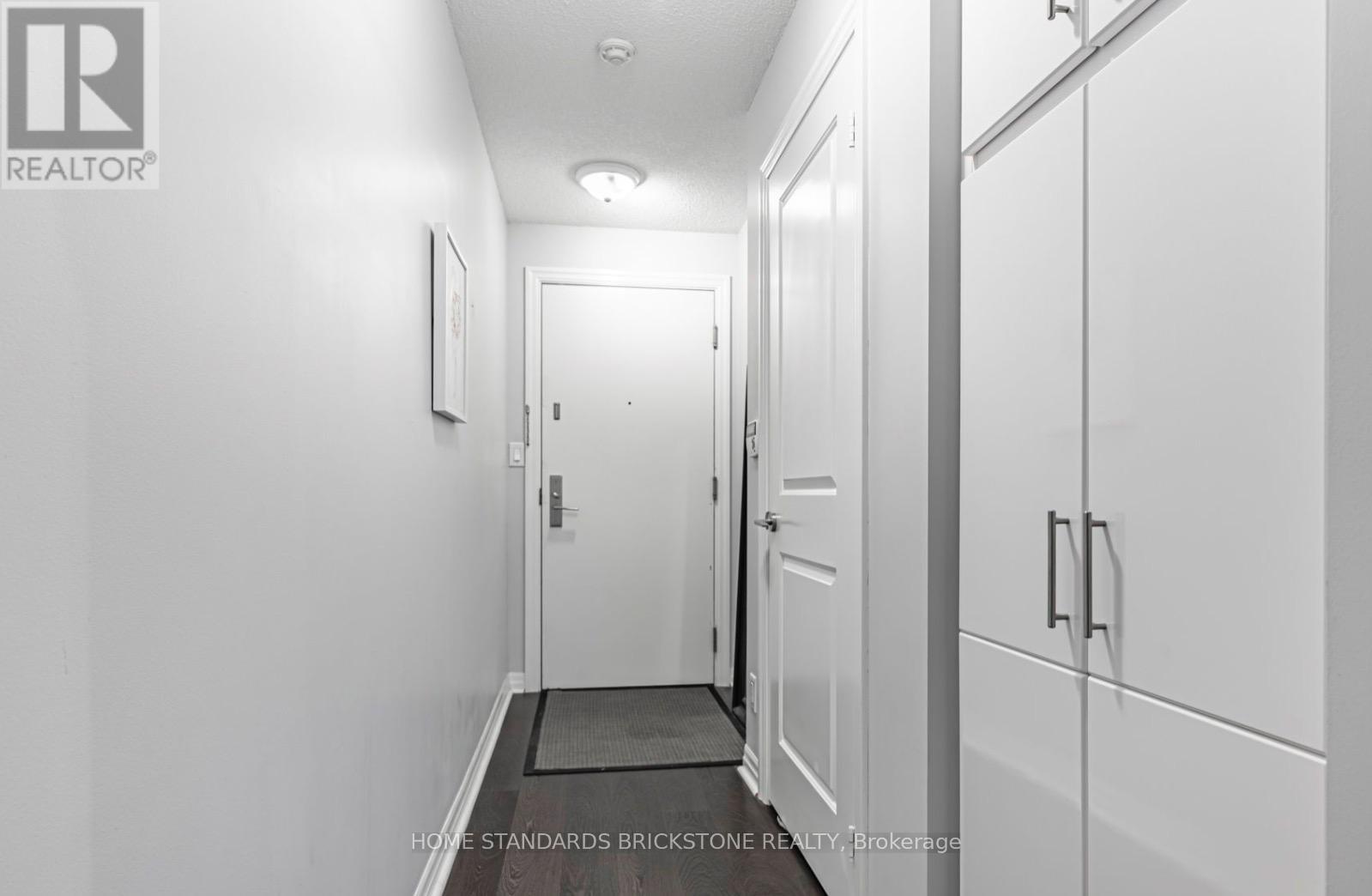 301 - 30 Herons Hill Way, Toronto, Ontario  M2J 0A7 - Photo 2 - C12558548