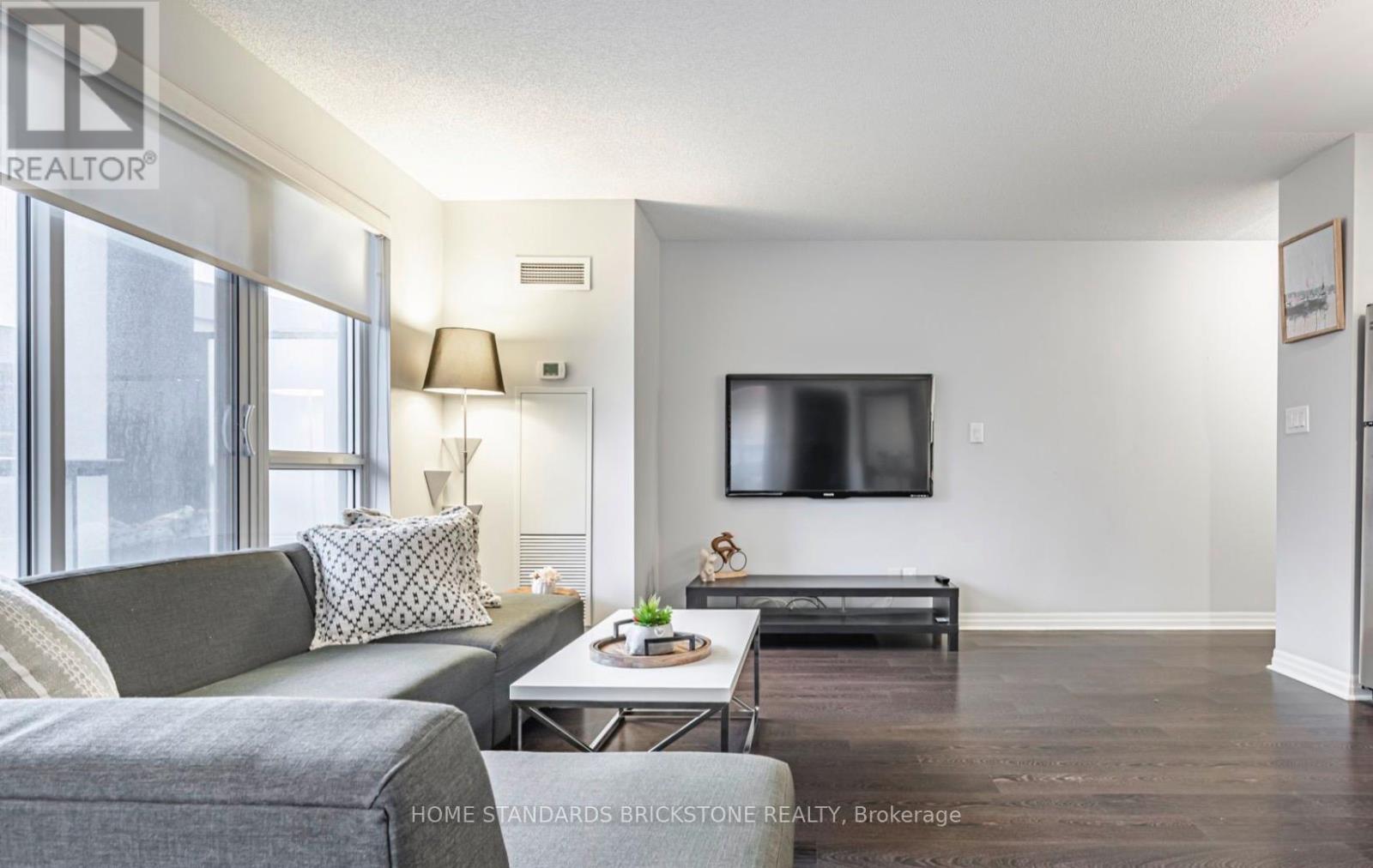 301 - 30 Herons Hill Way, Toronto, Ontario  M2J 0A7 - Photo 4 - C12558548