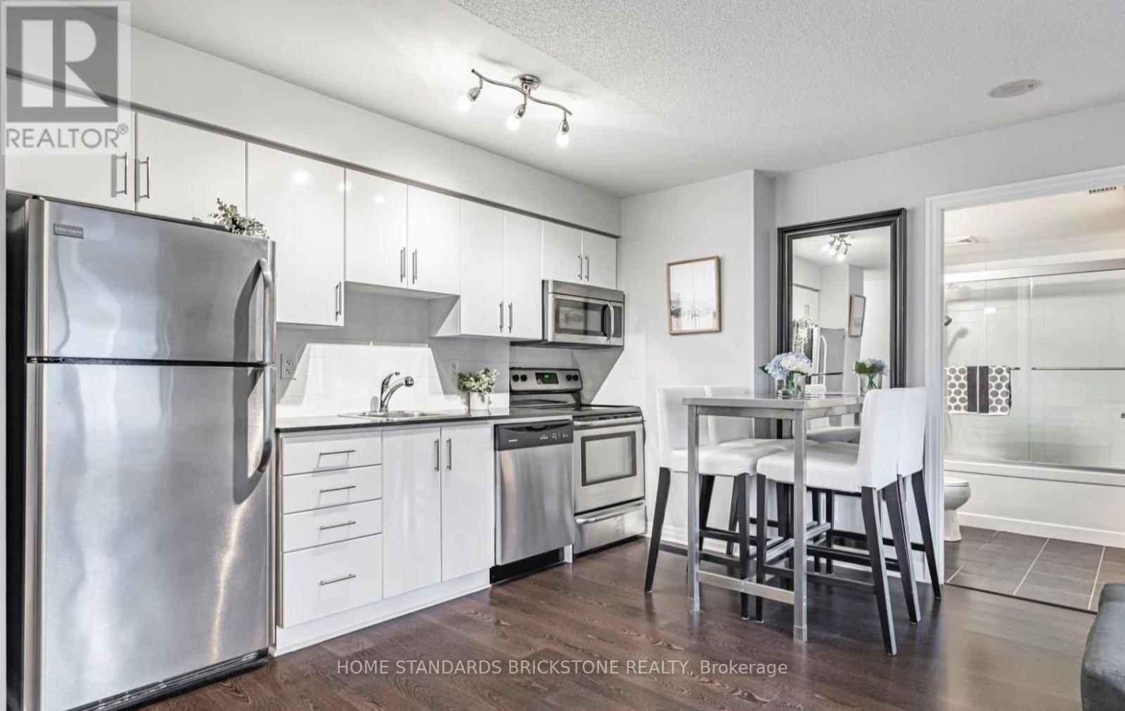 301 - 30 Herons Hill Way, Toronto, Ontario  M2J 0A7 - Photo 6 - C12558548