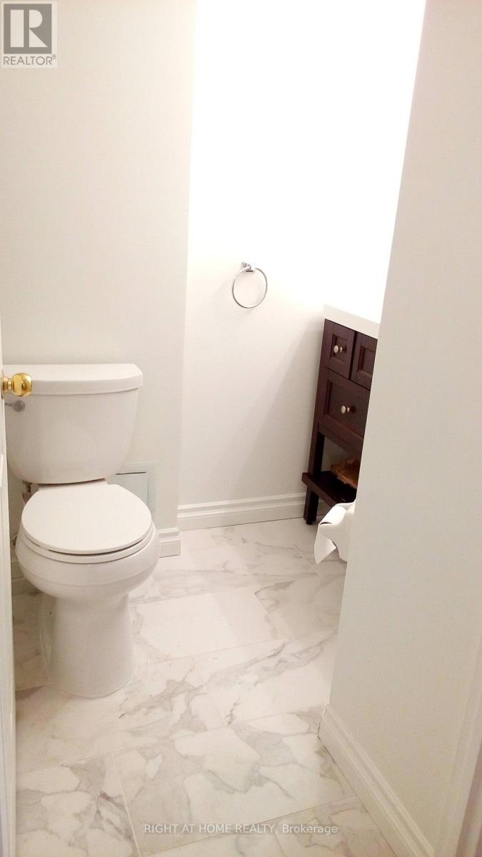 1409 - 736 Bay Street, Toronto, Ontario  M5G 2M4 - Photo 6 - C12558562