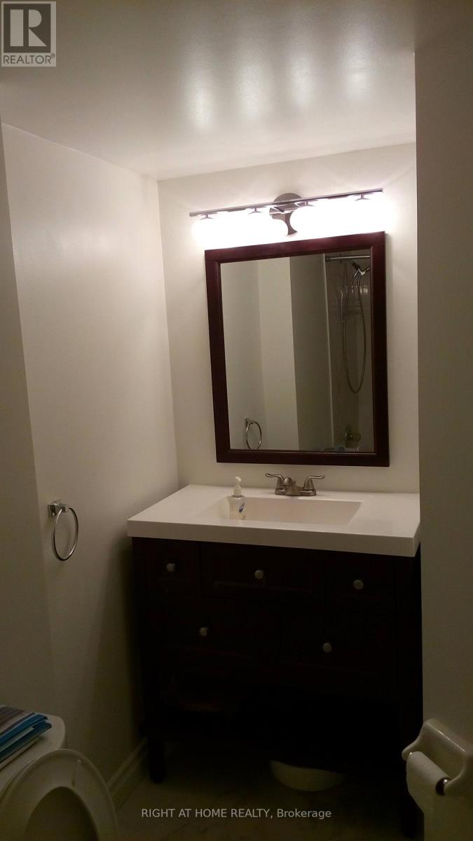 1409 - 736 Bay Street, Toronto, Ontario  M5G 2M4 - Photo 7 - C12558562