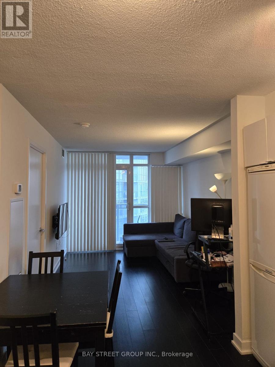 2011 - 15 Iceboat Terrace, Toronto, Ontario  M5V 4A5 - Photo 2 - C12558610