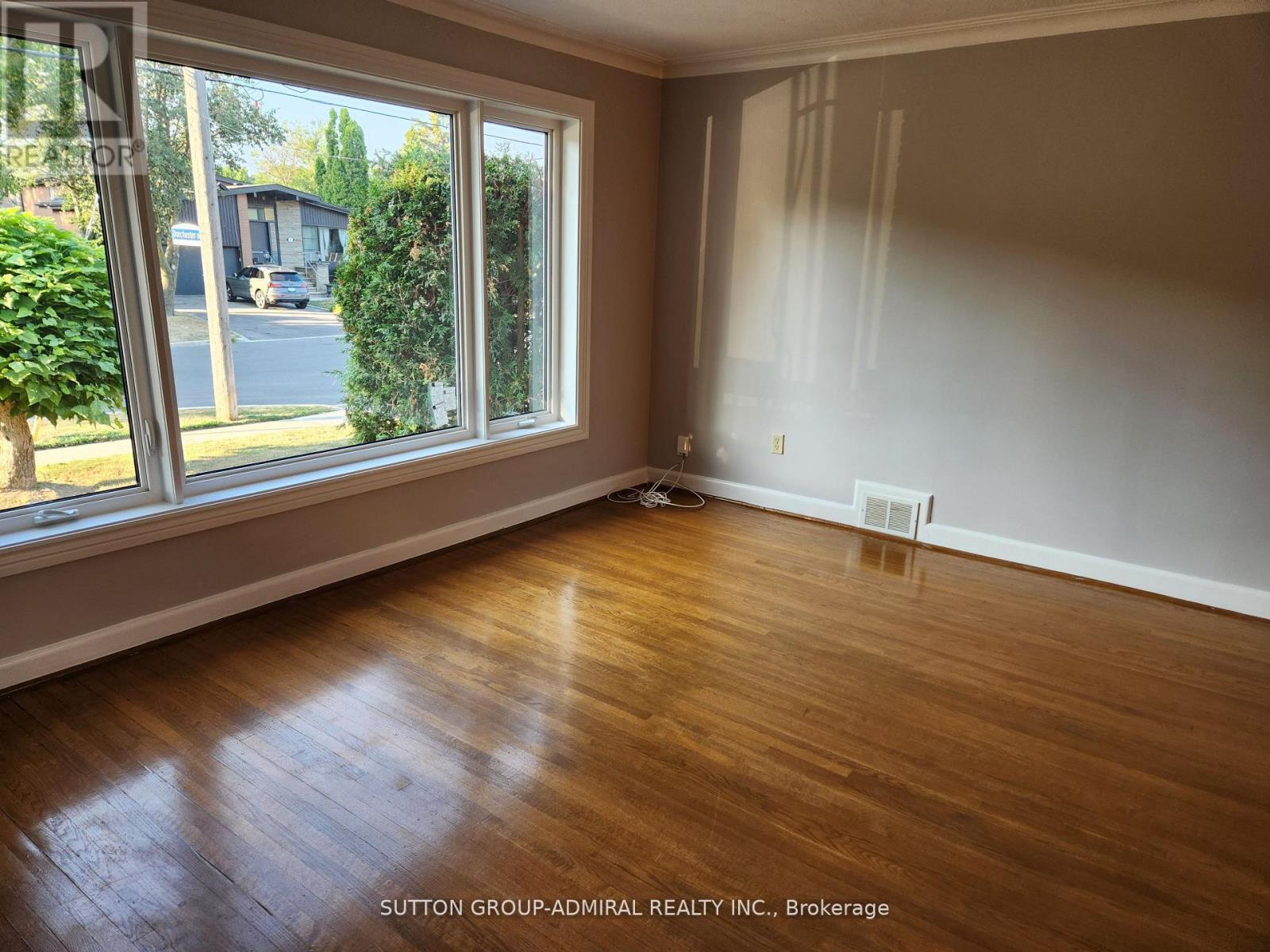 95 Almore Avenue, Toronto, Ontario  M3H 2H4 - Photo 6 - C12558630