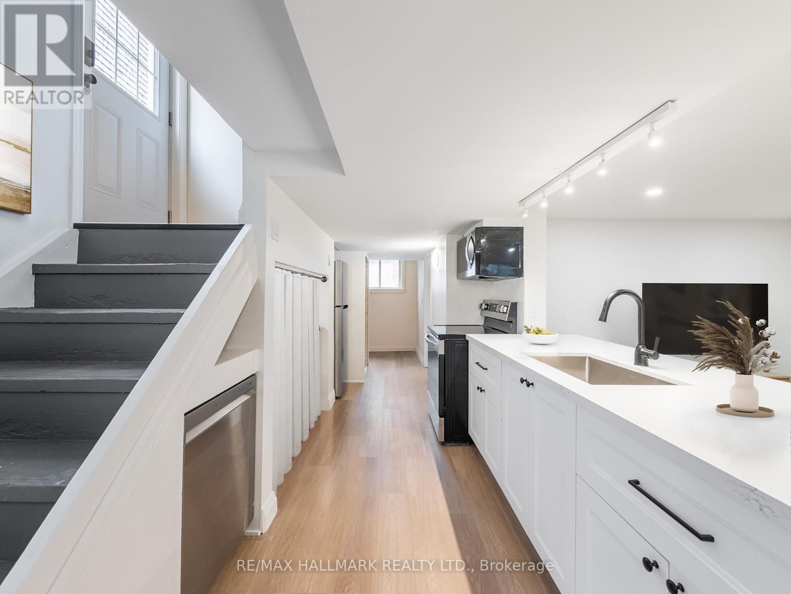 Lower - 588 Victoria Park Avenue, Toronto, Ontario  M4E 3T5 - Photo 7 - E12558522