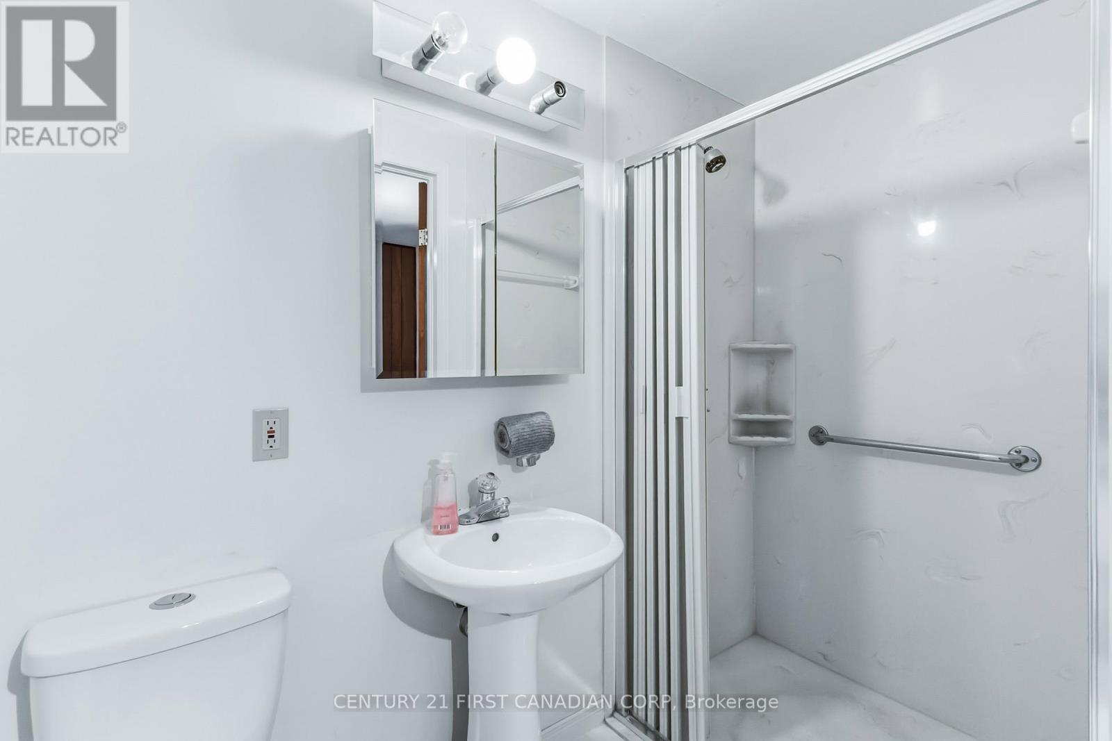 628 Viscount Road, London South, Ontario  N6J 2Y2 - Photo 33 - X12416523