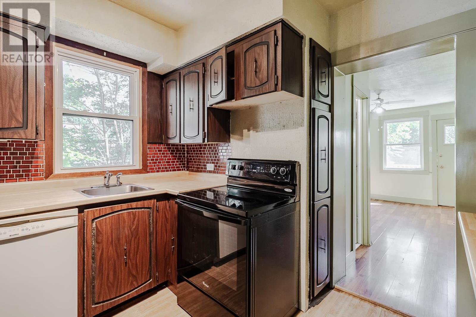 68 Pine St, Sault Ste. Marie, Ontario  P6A 3Y1 - Photo 20 - SM252401