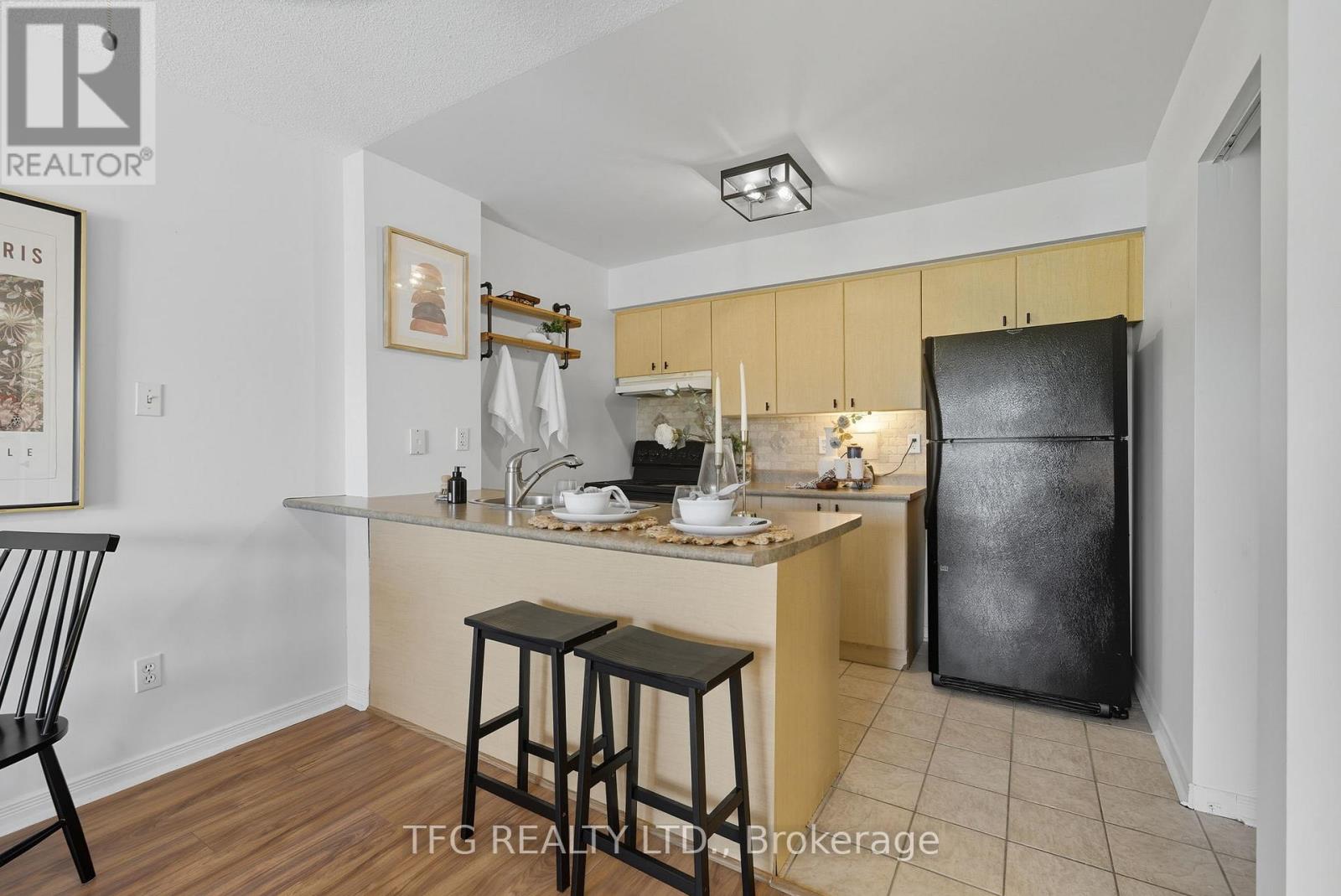 211 - 106 Aspen Springs Drive, Clarington, Ontario  L1C 5N7 - Photo 6 - E12558754