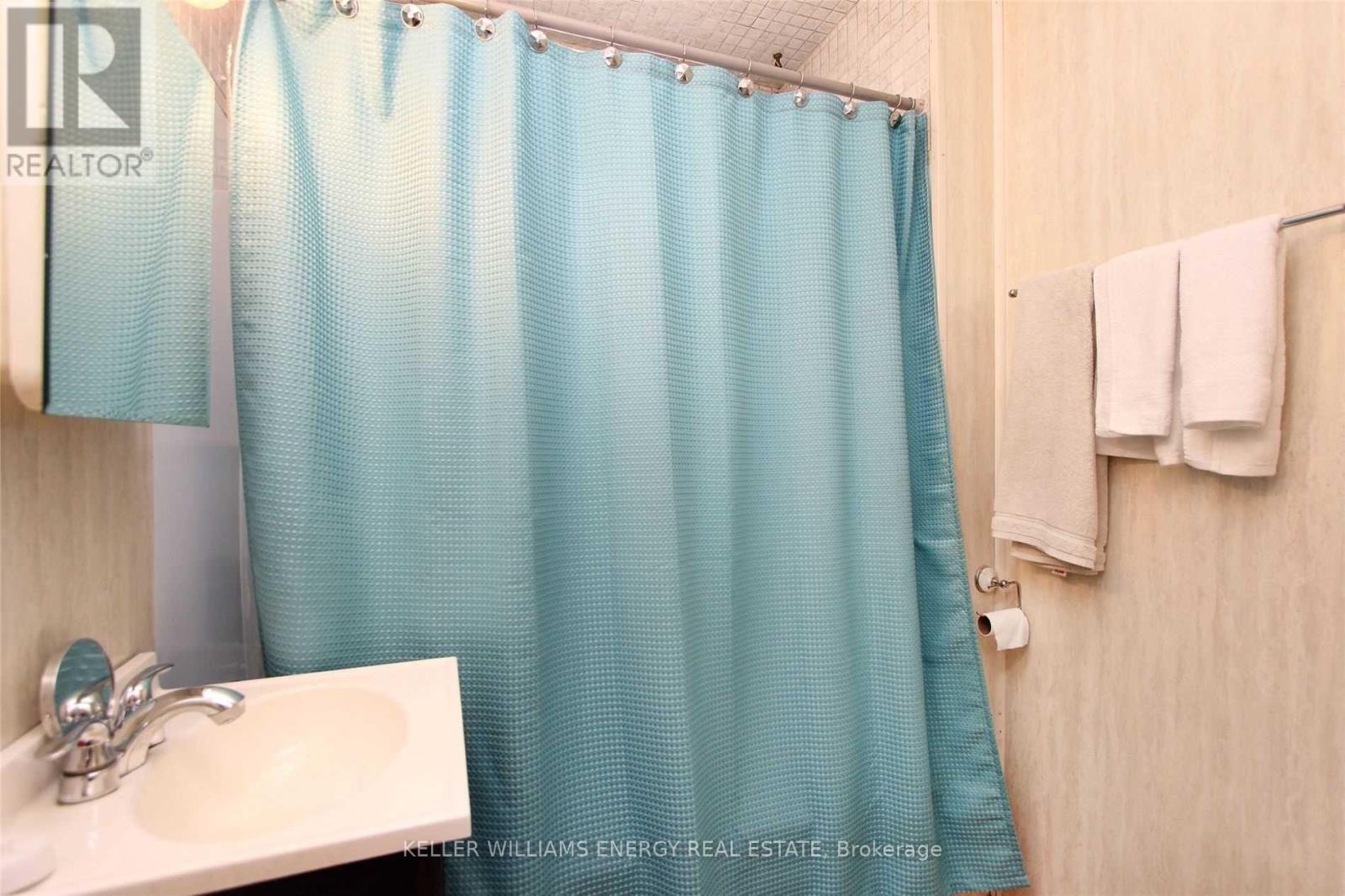 64 Grenfell Street, Oshawa, Ontario  L1J 4W2 - Photo 10 - E12558788