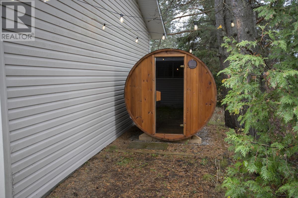 1279 Leighs Bay Rd, Sault Ste. Marie, Ontario  P6A 5K8 - Photo 13 - SM253203