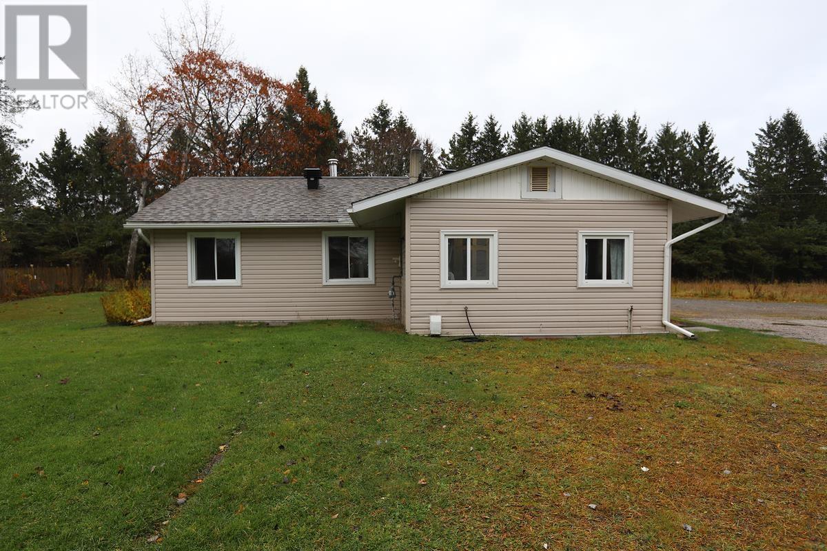 1279 Leighs Bay Rd, Sault Ste. Marie, Ontario  P6A 5K8 - Photo 15 - SM253203