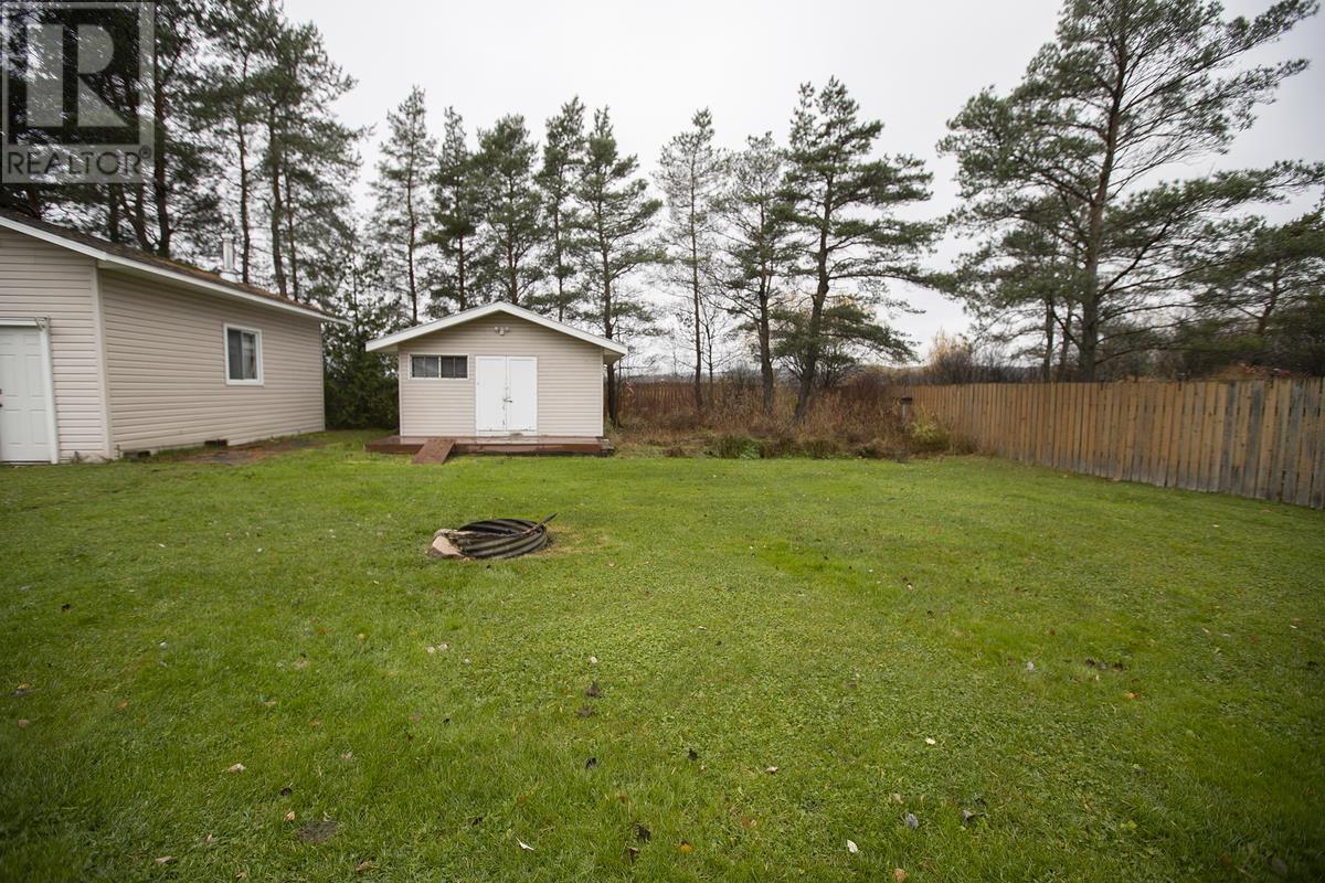 1279 Leighs Bay Rd, Sault Ste. Marie, Ontario  P6A 5K8 - Photo 10 - SM253203