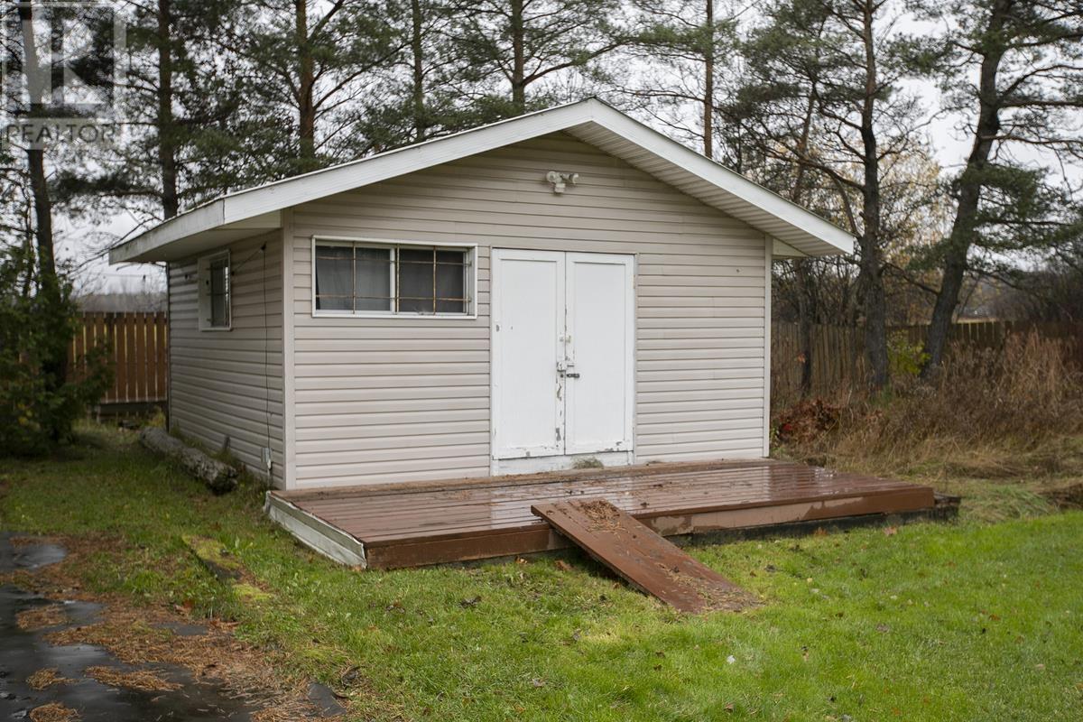 1279 Leighs Bay Rd, Sault Ste. Marie, Ontario  P6A 5K8 - Photo 9 - SM253203