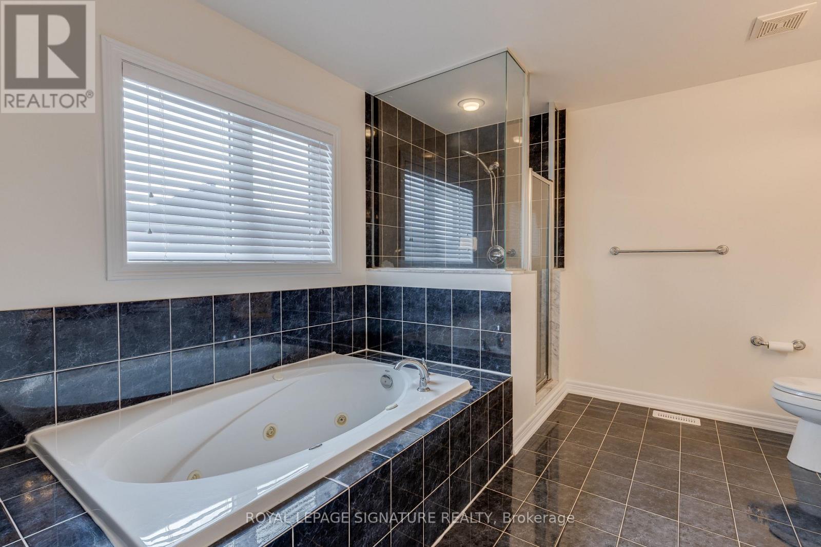 39 Hermitage Boulevard, Markham, Ontario  L6E 2H6 - Photo 18 - N12558574