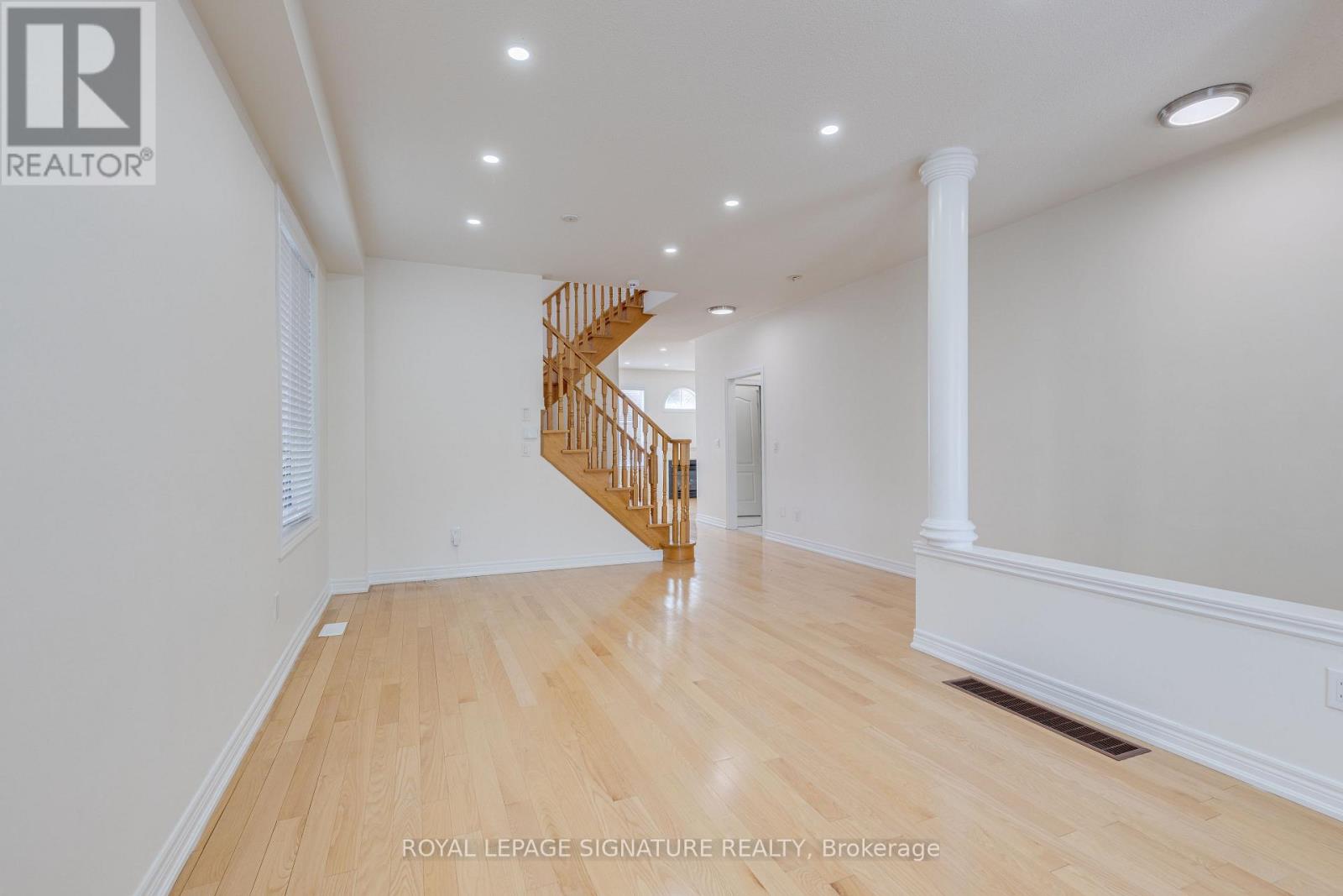 39 Hermitage Boulevard, Markham, Ontario  L6E 2H6 - Photo 4 - N12558574