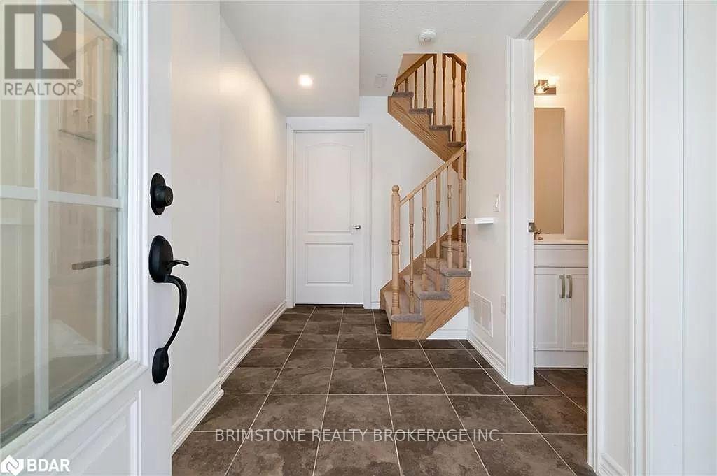 46 Andean Lane, Barrie, Ontario  L9J 0J4 - Photo 3 - S12558508