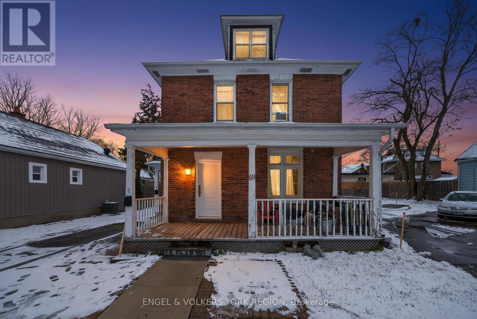 69 JOHN STREET, Barrie, Ontario