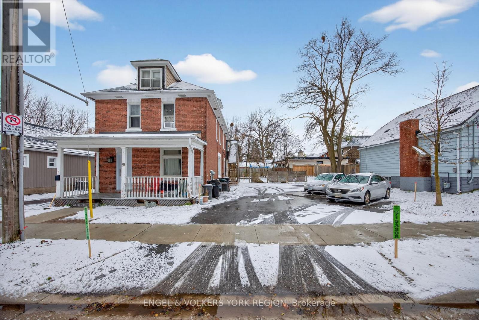 69 John Street, Barrie, Ontario  L4N 2K4 - Photo 2 - S12558564