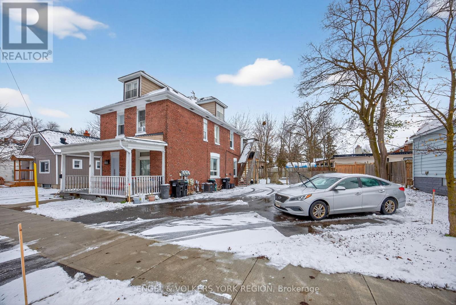 69 John Street, Barrie, Ontario  L4N 2K4 - Photo 4 - S12558564