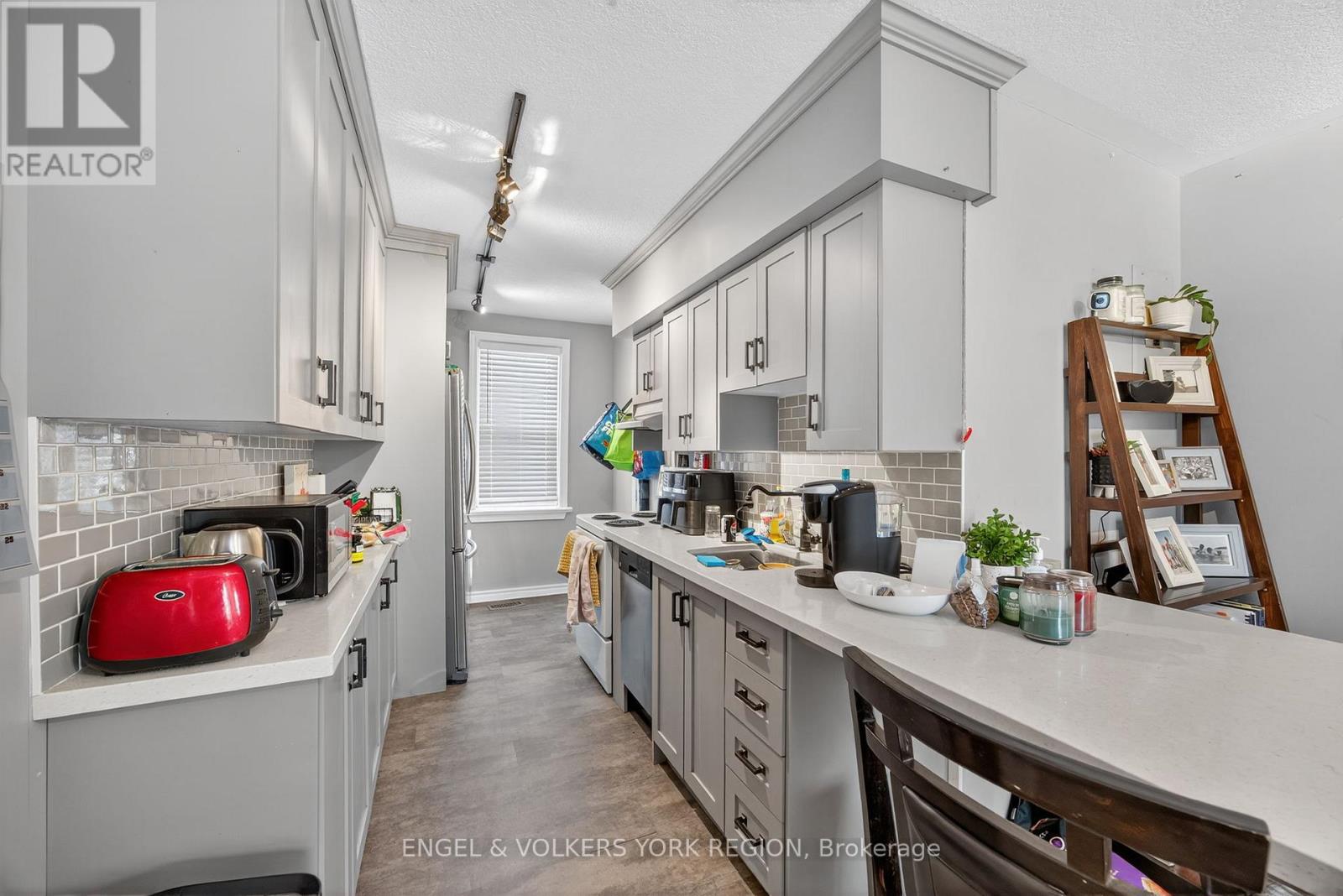 69 John Street, Barrie, Ontario  L4N 2K4 - Photo 9 - S12558564