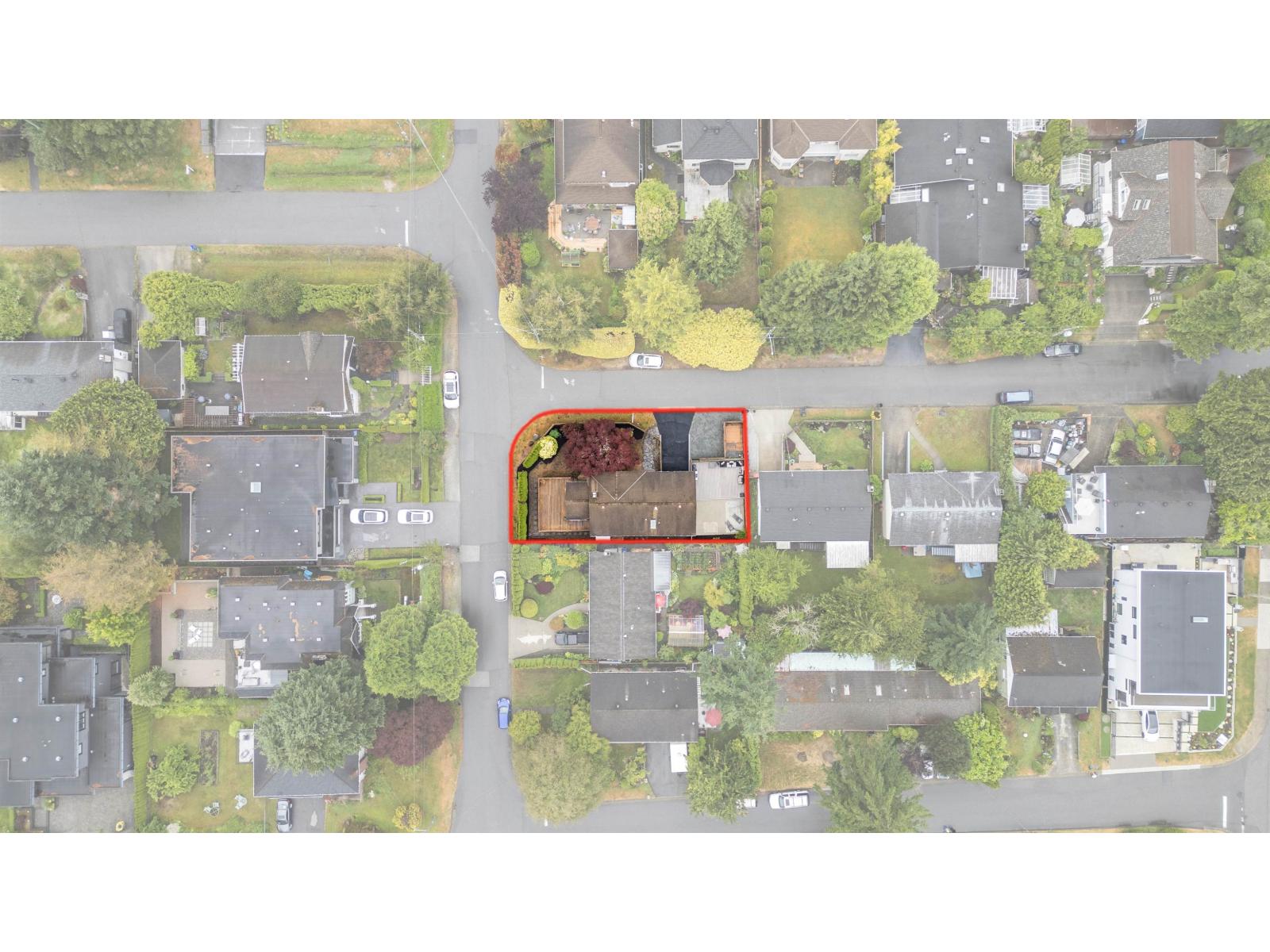 13950 Blackburn Avenue, White Rock, British Columbia  V4B 2Z5 - Photo 26 - R3066947