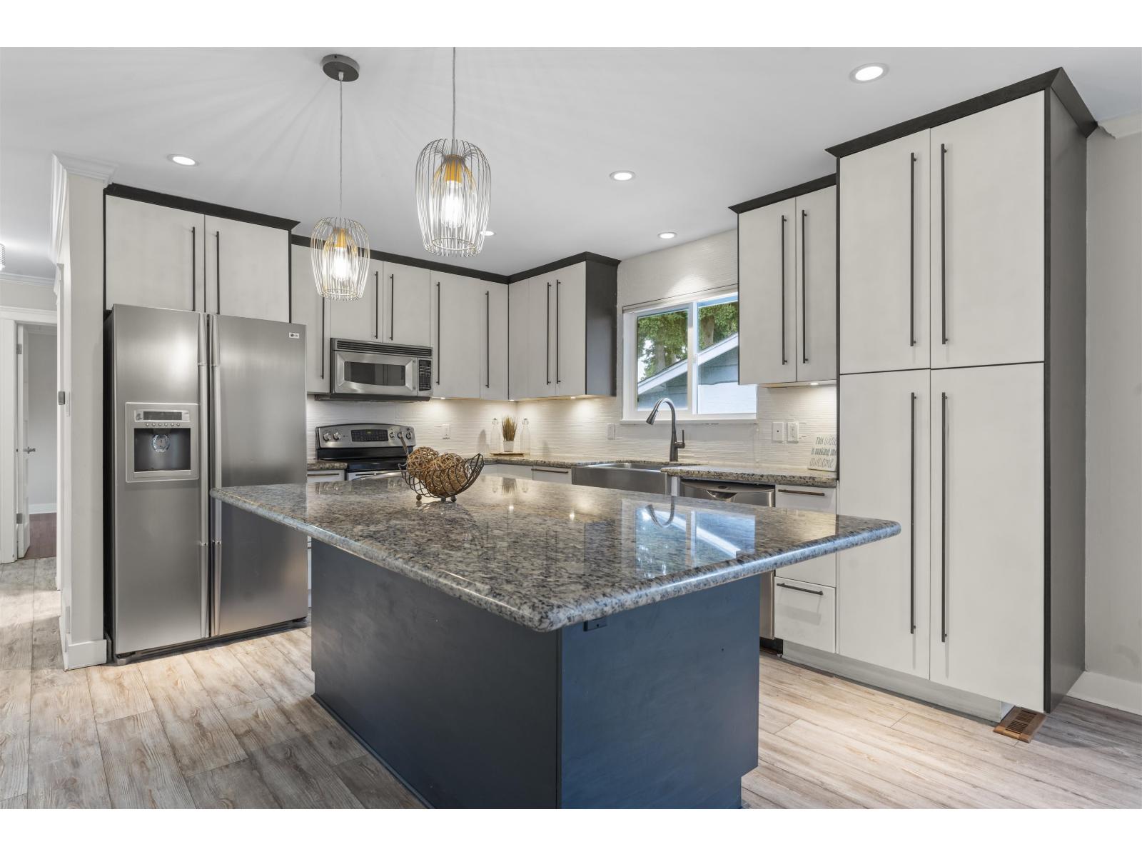 13950 Blackburn Avenue, White Rock, British Columbia  V4B 2Z5 - Photo 11 - R3066947