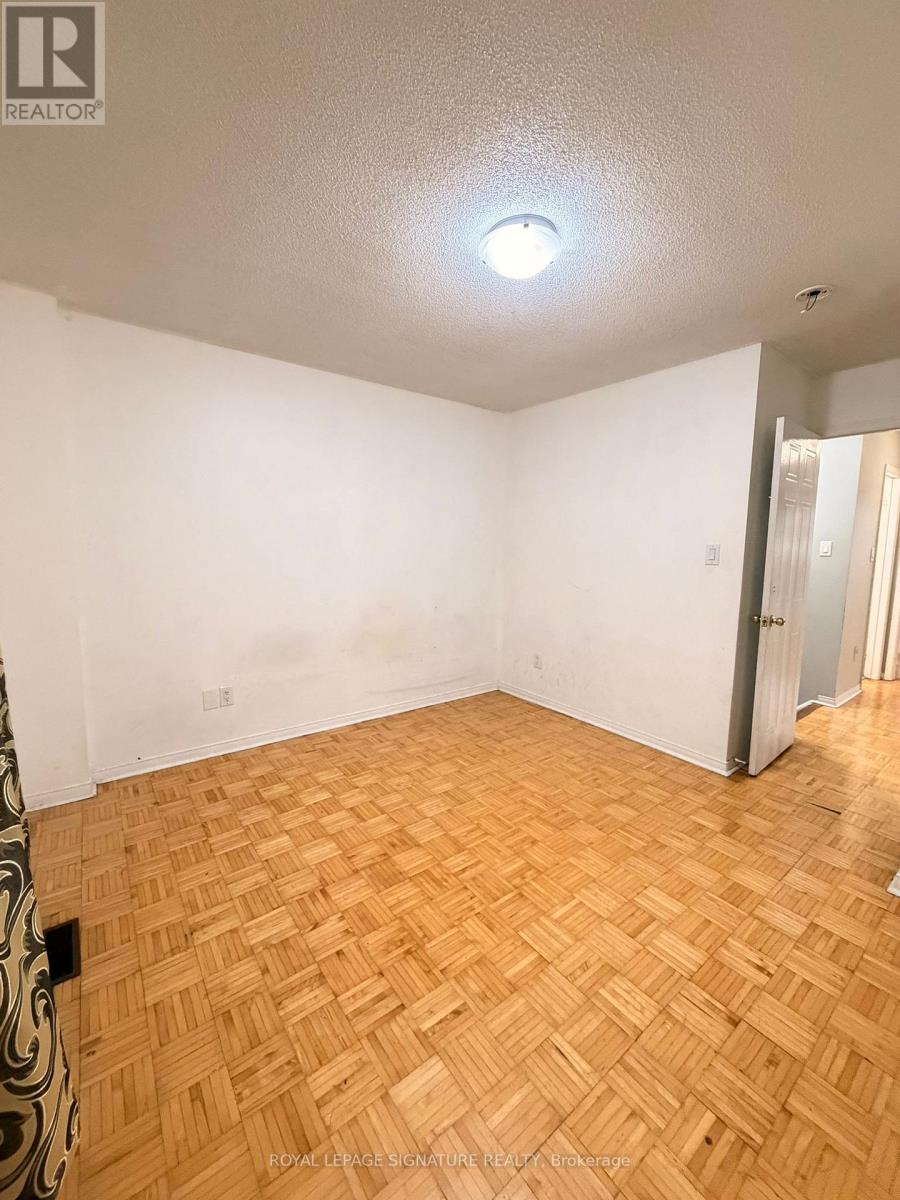 Upper - 64 Woodside Court, Brampton, Ontario  L6Y 3Z1 - Photo 15 - W12552948