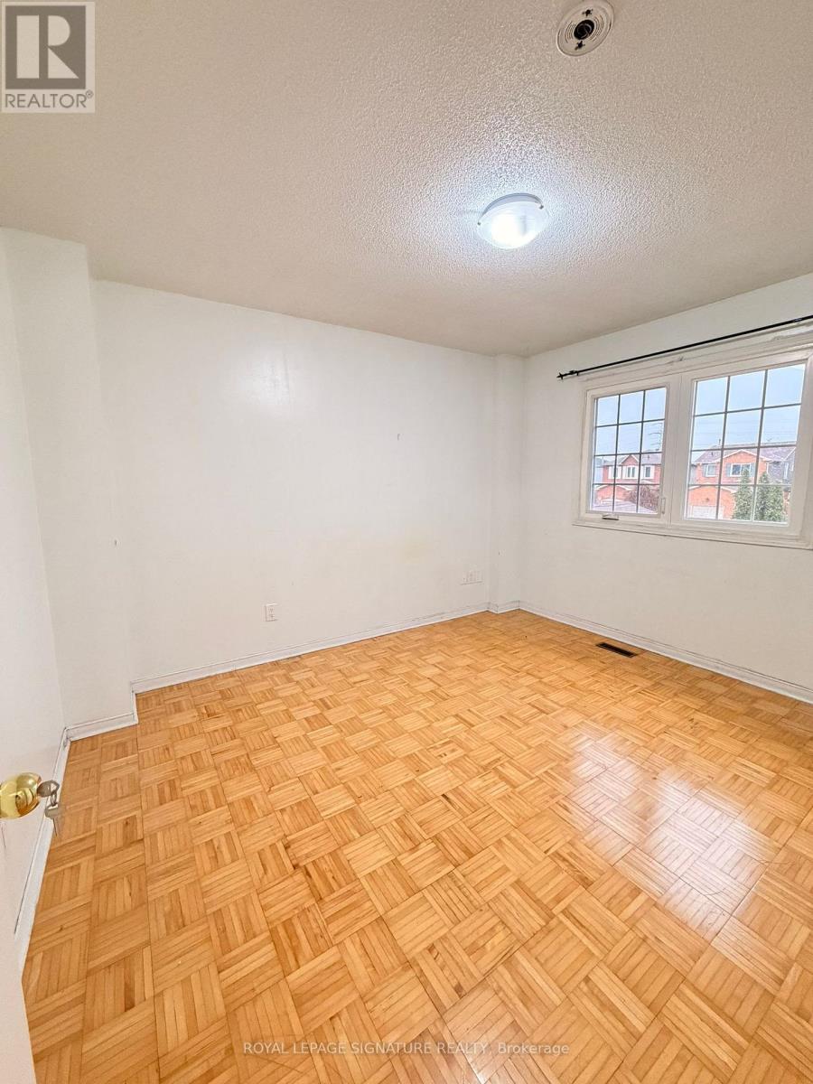 Upper - 64 Woodside Court, Brampton, Ontario  L6Y 3Z1 - Photo 4 - W12552948