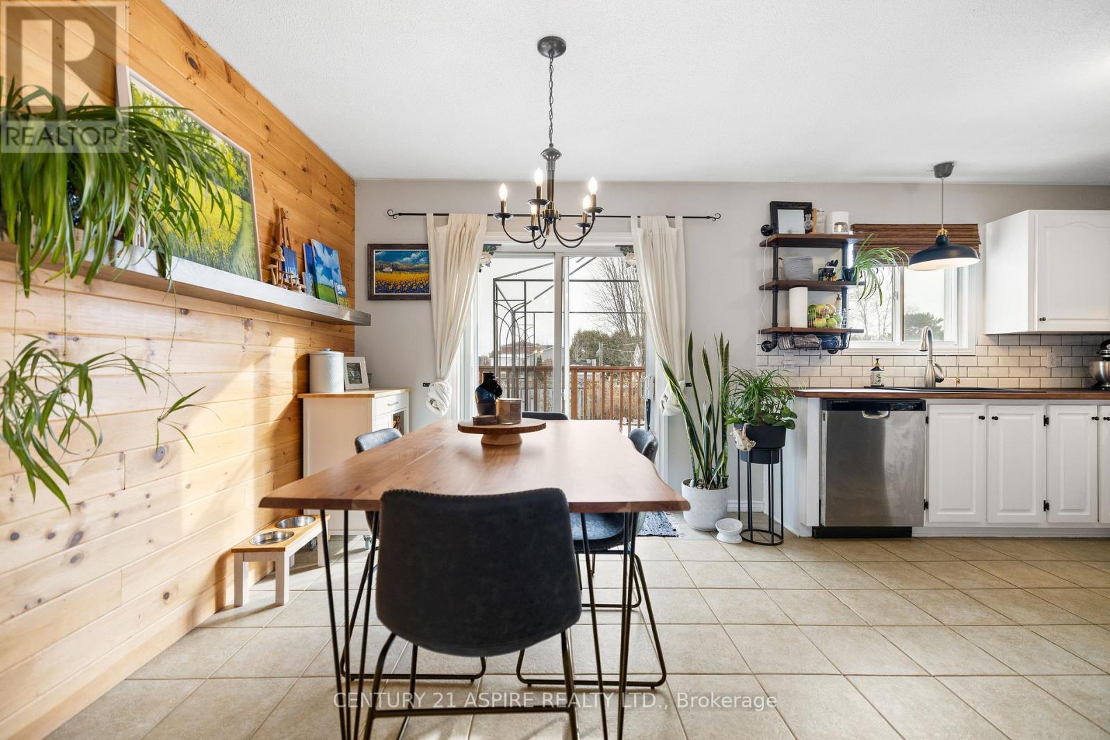 15 Dutch Drive, Petawawa, Ontario  K8H 3M2 - Photo 17 - X12558688