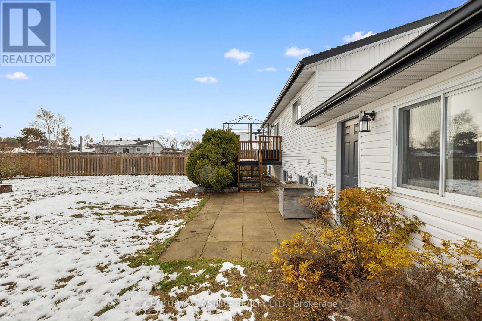 15 Dutch Drive, Petawawa, Ontario  K8H 3M2 - Photo 36 - X12558688