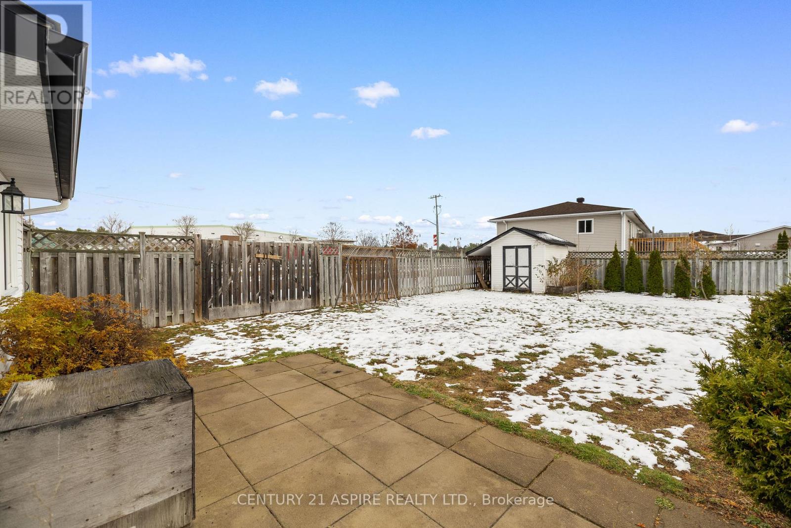15 Dutch Drive, Petawawa, Ontario  K8H 3M2 - Photo 38 - X12558688