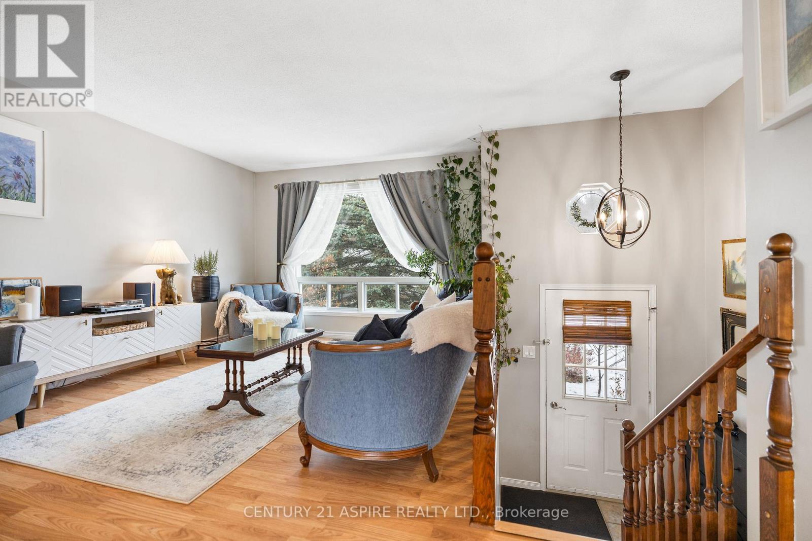 15 Dutch Drive, Petawawa, Ontario  K8H 3M2 - Photo 5 - X12558688