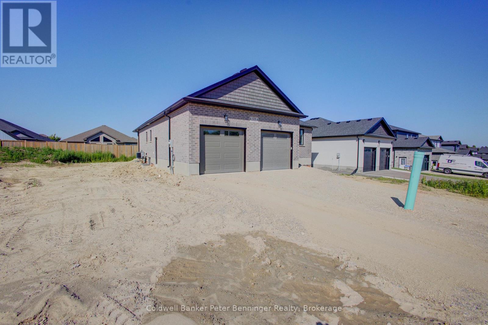 128 Pugh Street, Perth East, Ontario  N0K 1M0 - Photo 39 - X12432262