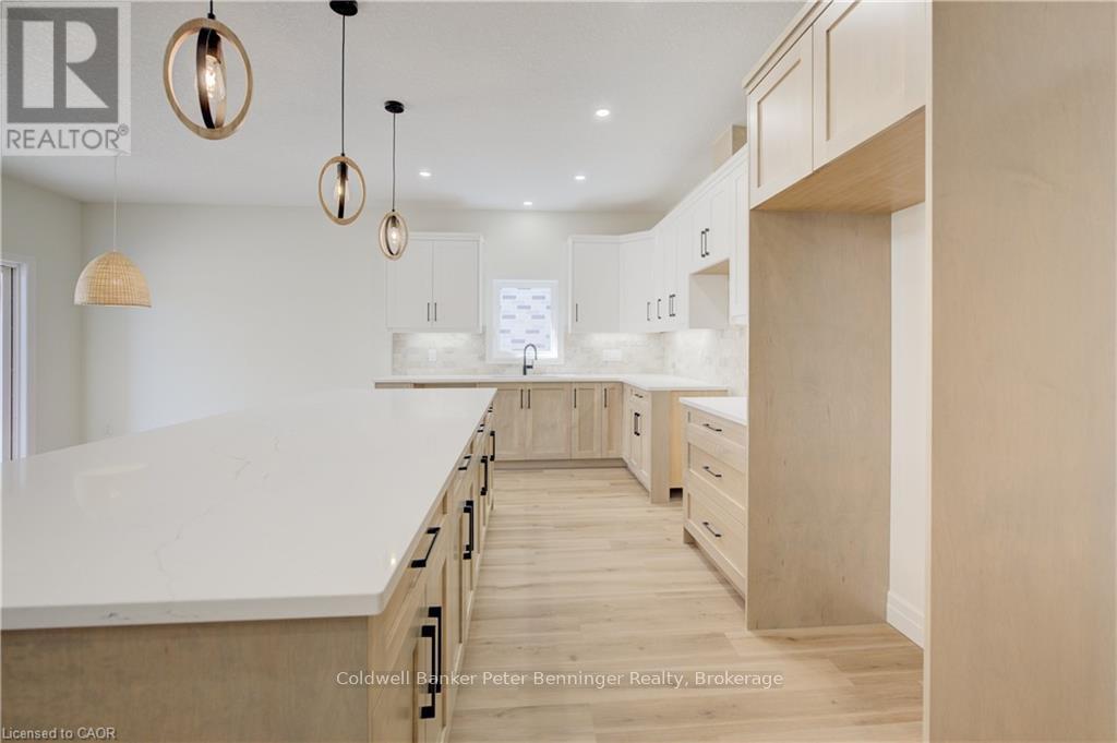 117 Pugh Street, Perth East, Ontario  N0K 1M0 - Photo 14 - X12432549