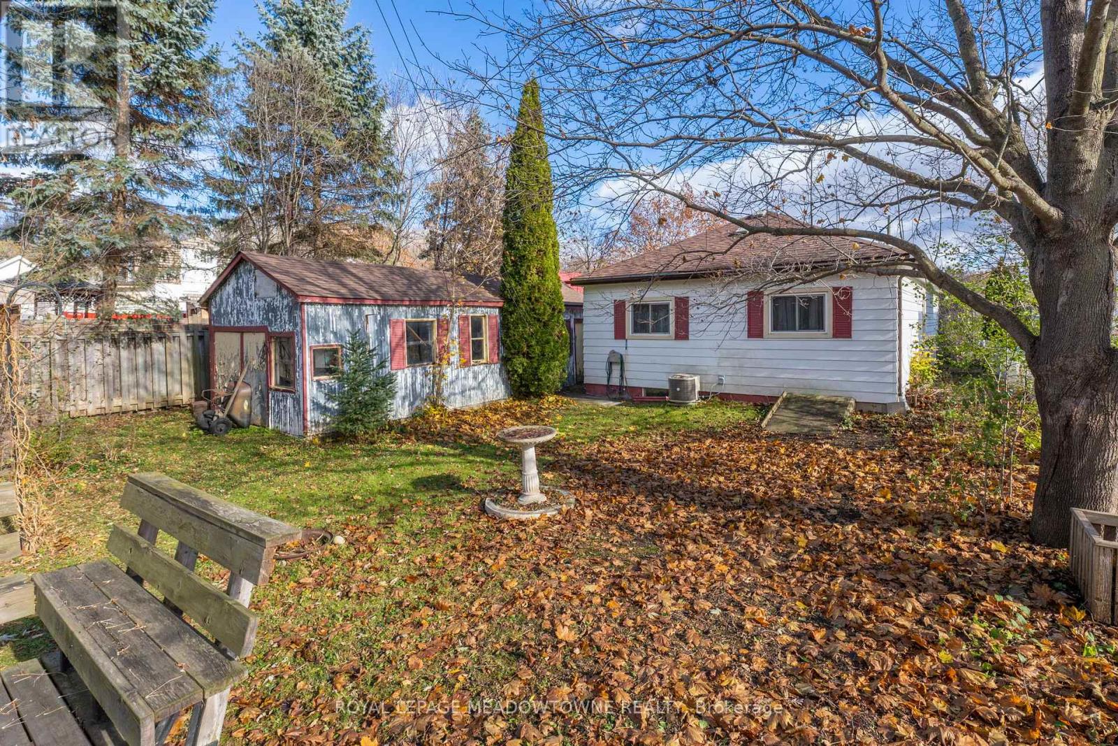 5 Louisa Street, Halton Hills, Ontario  L0P 1K0 - Photo 11 - W12558524