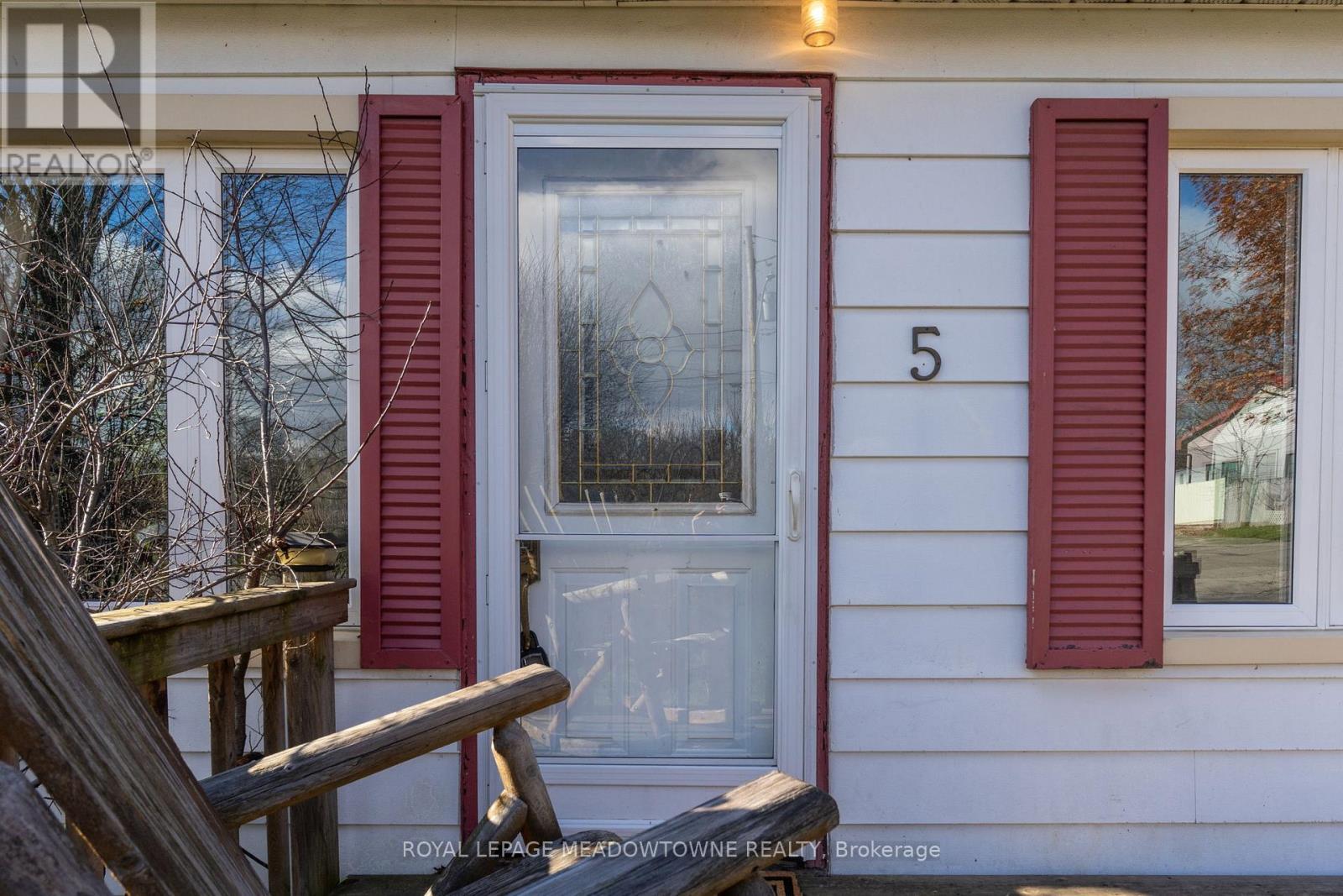 5 Louisa Street, Halton Hills, Ontario  L0P 1K0 - Photo 5 - W12558524