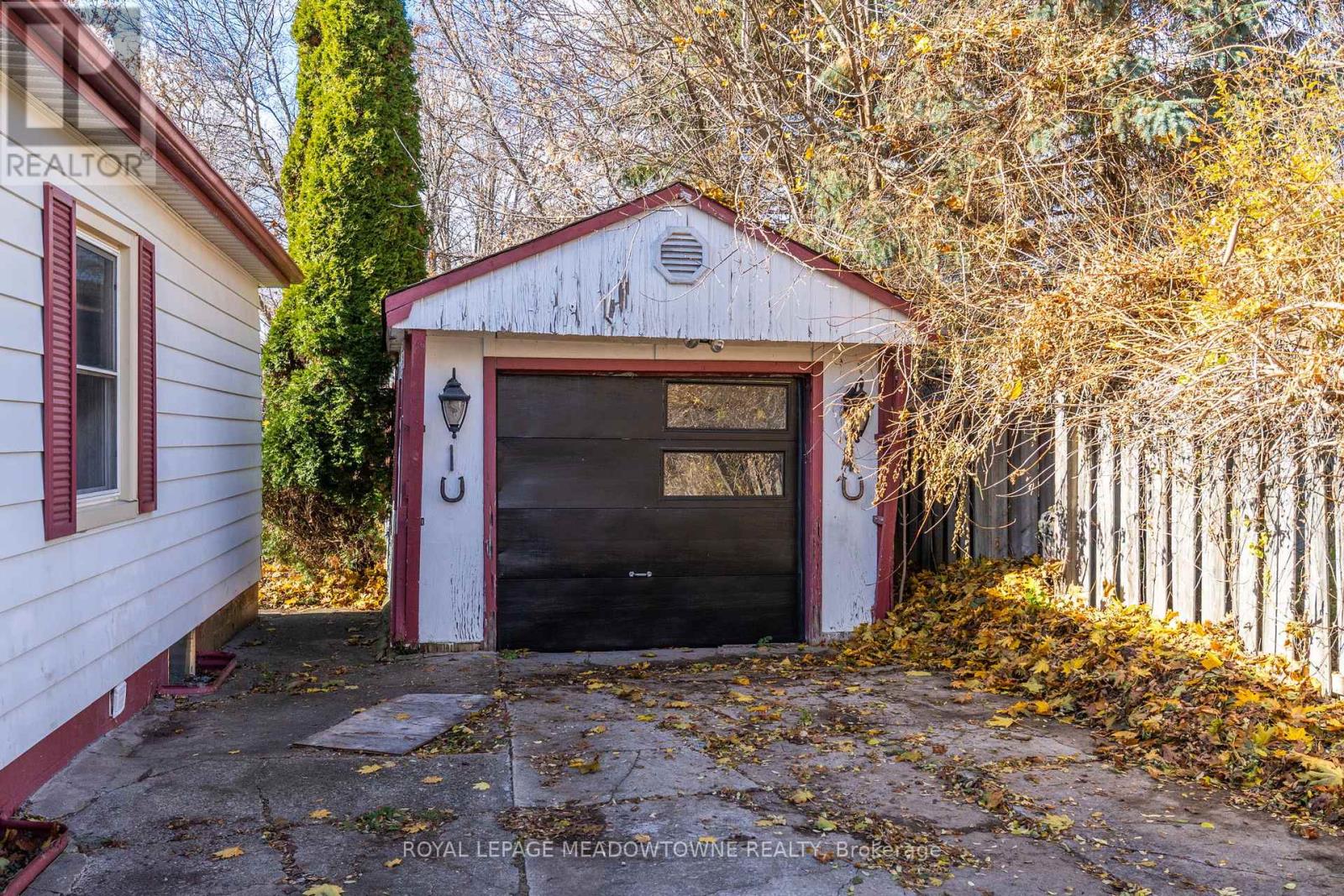 5 Louisa Street, Halton Hills, Ontario  L0P 1K0 - Photo 8 - W12558524