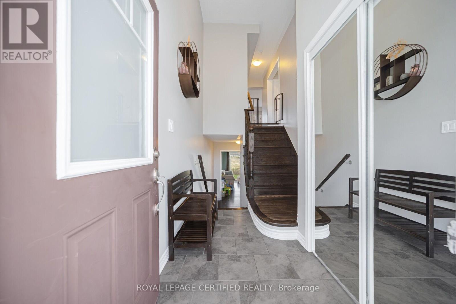 110 Bannister Crescent, Brampton, Ontario  L7A 0G2 - Photo 4 - W12558536