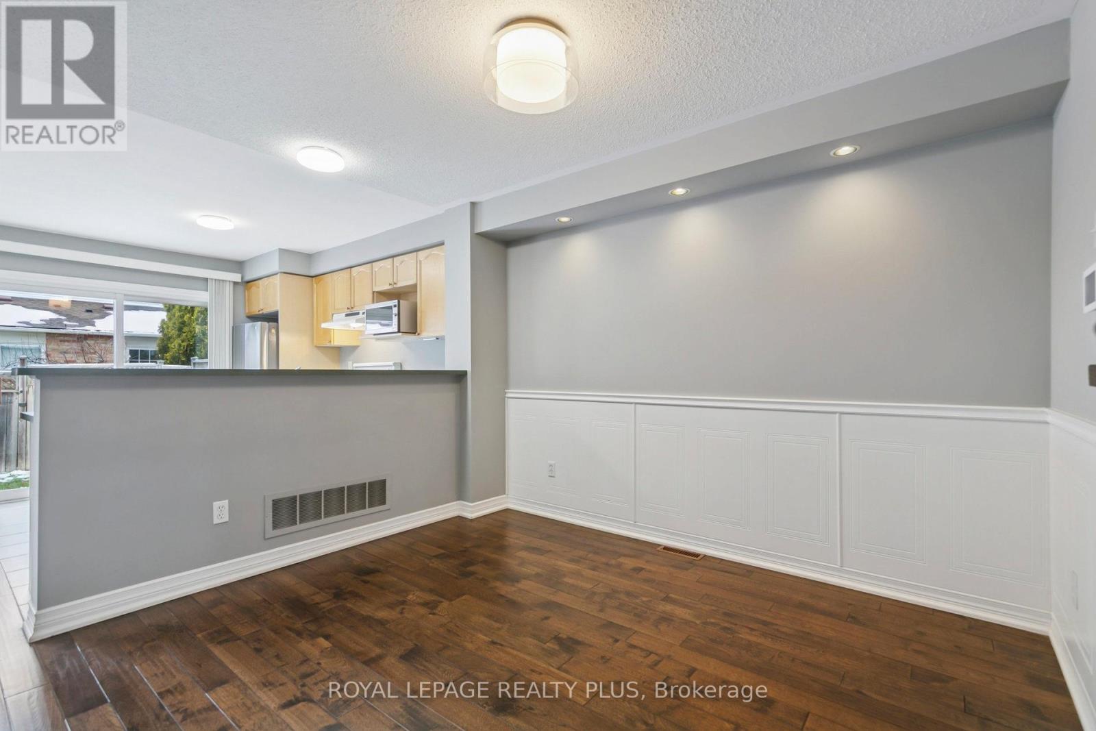 1028 Cooper Avenue, Milton, Ontario  L9T 5W7 - Photo 11 - W12558560