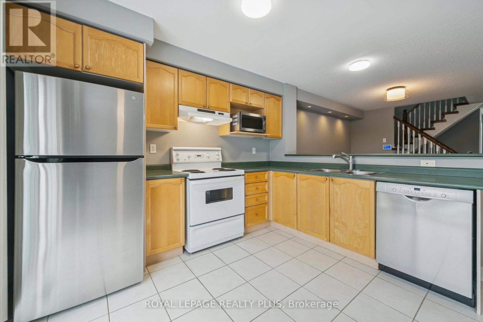 1028 Cooper Avenue, Milton, Ontario  L9T 5W7 - Photo 25 - W12558560